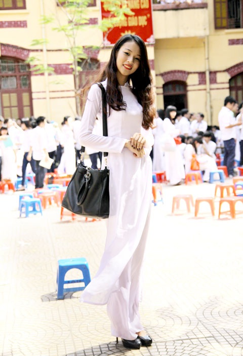 Những bức ảnh chụp vội, lưu giữ kỉ niệm một thời áo trắng đến trường