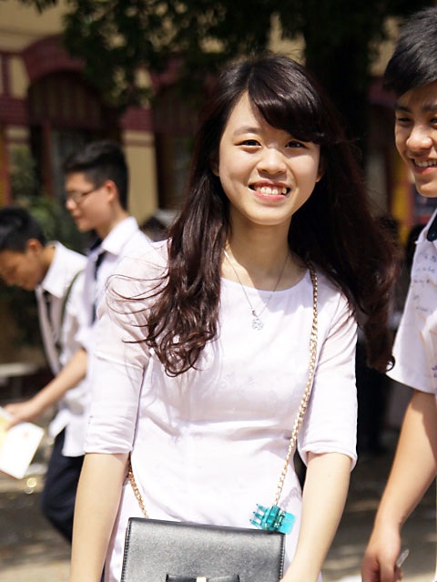 Những bức ảnh chụp vội, lưu giữ kỉ niệm một thời áo trắng đến trường