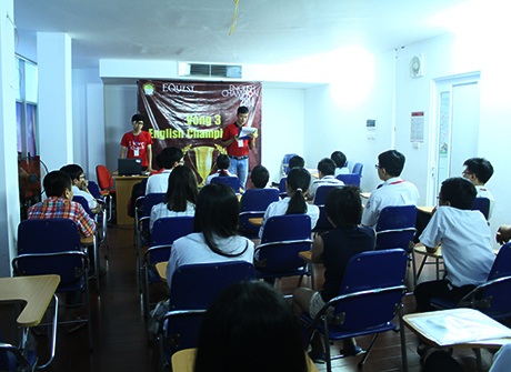 Các thí sinh nghe phổ biến quy chế thi vòng 3