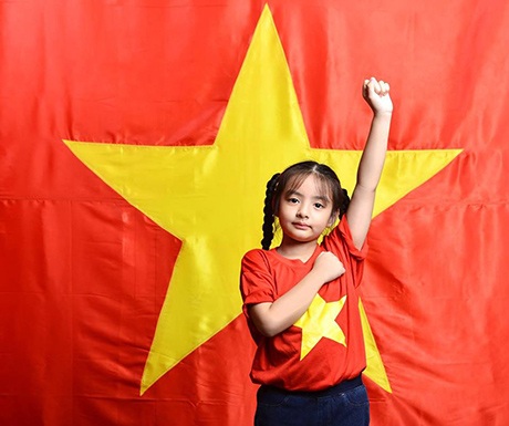 Nhiếp ảnh trẻ ghép bản đồ Việt Nam từ chân dung 1.500 người - 5 Mai Châm