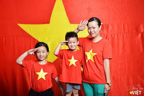 Nhiếp ảnh trẻ ghép bản đồ Việt Nam từ chân dung 1.500 người - 8 Mai Châm