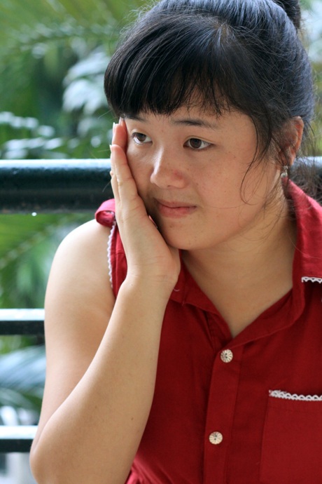 Nữ sinh mồ côi người Mông vay tiền đi thi đại học - 1 Sình Thị Công
