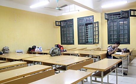 Phòng trọ nằm ngay trong trường thi - 1 Phòng trọ cho thí sinh nằm ngay trong trường THCS Quang Trung, Hà Nội - điểm thi của ĐH Công đoàn.