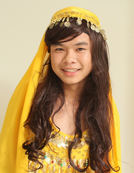 Anh Vũ diễn tập trước khi vào phòng thi