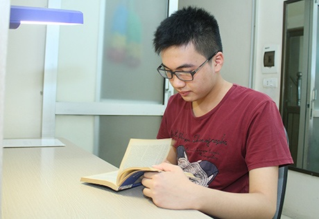 Bảng điểm năm lớp 12 của Anh Quân