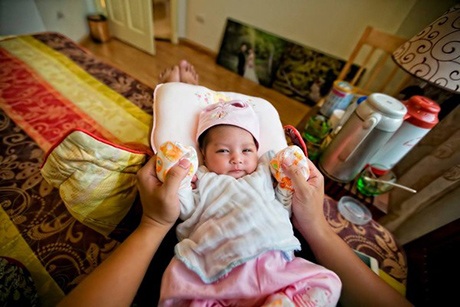 Cảm động bộ ảnh người cha đón đợi đứa con đầu lòng