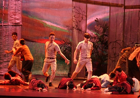 Lính Pháp đàn áp nhân dân ta trong thời kì thực dân