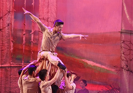 Lính Pháp đàn áp nhân dân ta trong thời kì thực dân