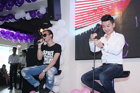 Hoàng Sơn góp mặt trong buổi off fan lần đầu của Thanh Tùng, dập tắt tin đồn không nhìn mặt