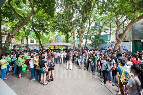 Nhóm nhảy cover Kpop St.319 hâm nóng bầu không khí