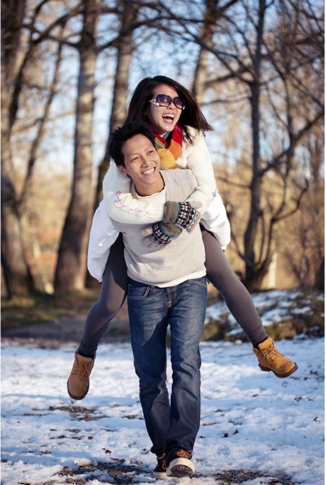 Tà áo dài Việt trên đất châu Âu