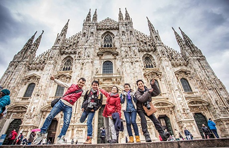 Những người bạn đồng hành cùng vợ chồng Vy - Vũ