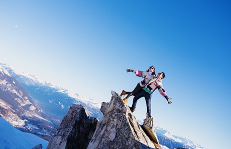 Tà áo dài Việt trên đất châu Âu