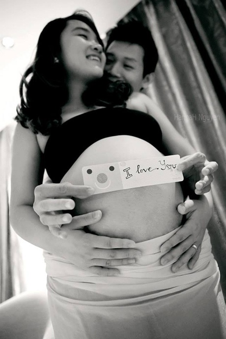 Bộ ảnh hạnh phúc đón con đầu lòng của cặp dancer nổi tiếng Hà thành - 3 Bụng bầu nặng nề không cản trở Trang trong niềm đam mê khiêu vũ