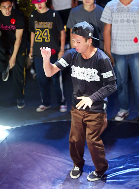 Các dancer nữ nóng bỏng và xinh đẹp biểu diễn hiphop