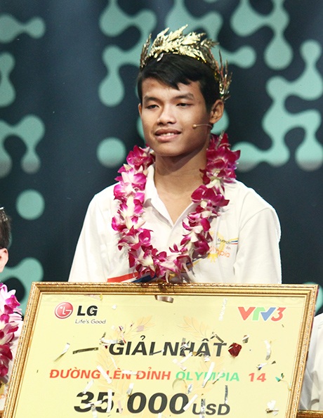 Nụ cười chiến thắng chỉ lướt nhẹ trên khuôn mặt Nguyễn Trọng Nhân