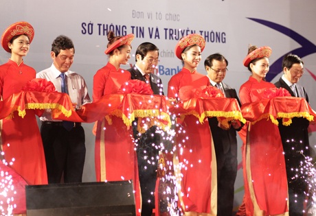 Lễ cắt băng chính thức khai mạc Hội sách 