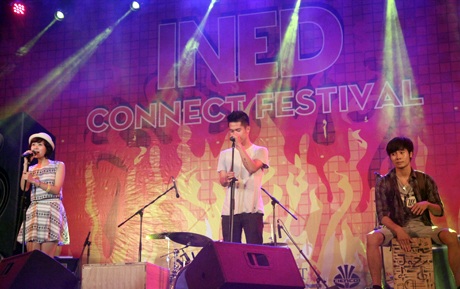 Ca khúc Bốn chữ lắm được cover theo phong cách acoustic