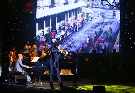 Màn hòa tấu của Violin Bùi Công Duy và...