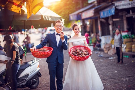 Bộ ảnh cưới đậm chất Hà Nội của cặp đôi VTV - 11 Những khu chợ nhỏ