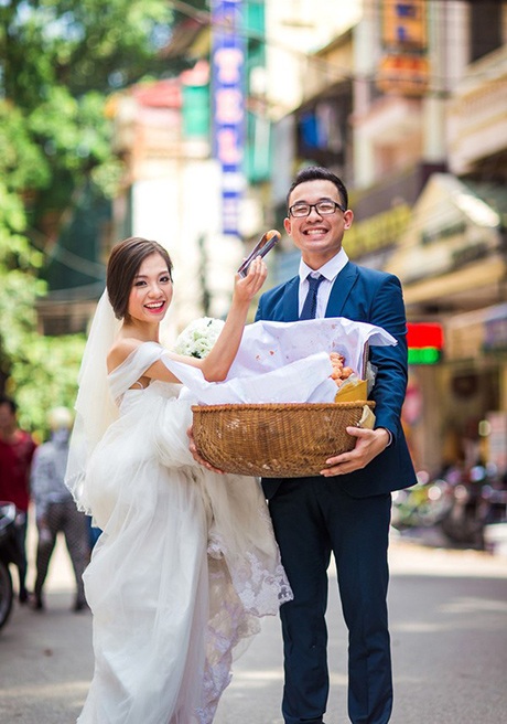 Bộ ảnh cưới đậm chất Hà Nội của cặp đôi VTV - 9 Món ăn dân dã