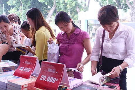 Sách thật với giá rẻ được rất nhiều độc giả quan tâm