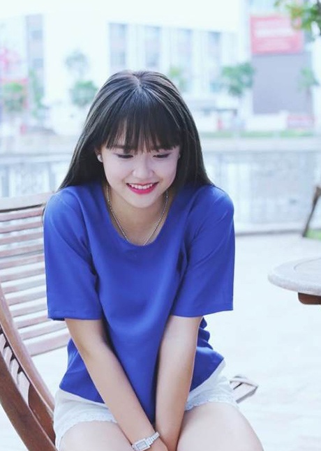 Nữ sinh trường Báo xinh xắn hút 80.000 người theo dõi - 10 M.C