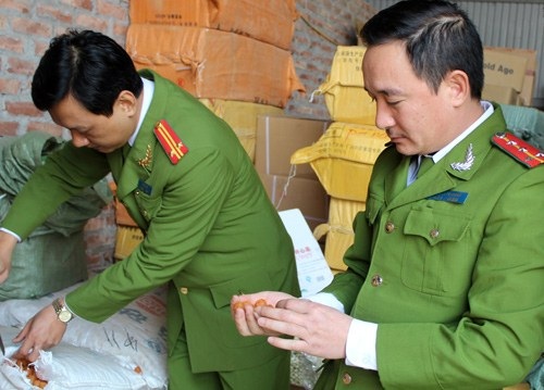 Yêu cầu kỷ luật tập thể, cá nhân để xảy ra tình trạng buôn lậu kéo dài ở Quảng Ninh - 1 Yêu cầu kỷ luật tập thể, cá nhân để xảy ra tình trạng buôn lậu kéo dài ở Quảng Ninh