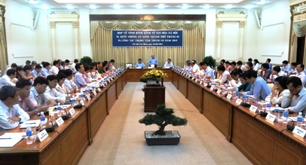 Chủ tịch TPHCM “lệnh” đeo bám 7 doanh nghiệp có chủ bỏ trốn trước Tết - 1 Ông Lê Hoàng Quân chỉ đạo tại cuộc họp của UBND TPHCM đầu năm Ất Mùi