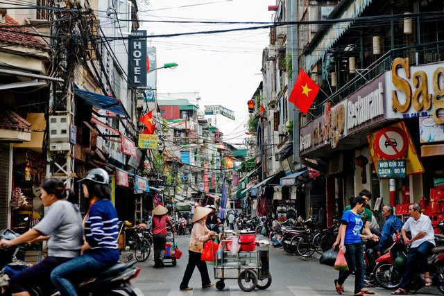 Việt Nam vẫn trong nhóm “đội sổ” về cạnh tranh - 1 Việt Nam đang xếp thứ 68 về năng lực cạnh tranh và thứ 78 về môi trường kinh doanh