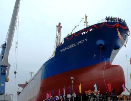 Vinalines trầy trật phá sản công ty con - 1 Năm nay, Vinalines sẽ thực hiện đấu giá cổ phần (IPO) và rút vốn tại hàng loạt doanh nghiệp
