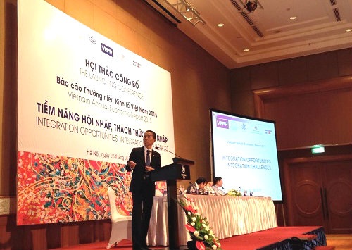 VEPR: Tiền đồng đang được định giá cao - 1 VEPR dự báo tăng trưởng GDP năm 2015 trong khoảng 6,1%-6,3% (Ảnh: Khắc Giang)