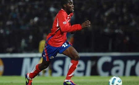 Arsenal sắp chiêu mộ được sao trẻ người Costa Rica - 1