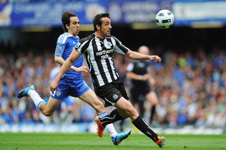 Arsenal tính “rút ruột” hai ngôi sao của Newcastle - 1