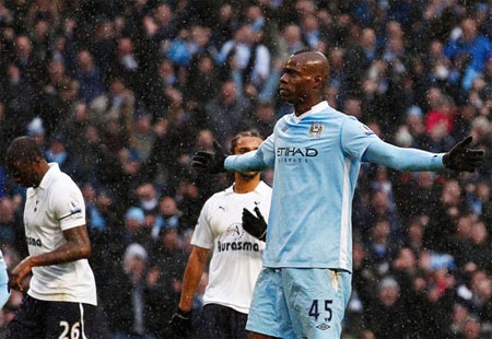 Nhìn lại những khoảnh khắc khó quên ở vòng 22 Premier League - 7 Nhìn lại những khoảnh khắc khó quên ở vòng 22 Premier League - 7
