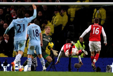 Arsenal - Man City: Khi hạnh phúc là một tấm chăn hẹp - 1 Arsenal - Man City: Khi hạnh phúc là một tấm chăn hẹp