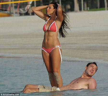 Những nàng WAGs nóng bỏng nhất của ĐT Anh