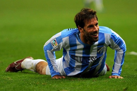 Van Nistelrooy tính chuyện giải nghệ vào mùa hè - 1 Van Nistelrooy tính chuyện giải nghệ vào mùa hè