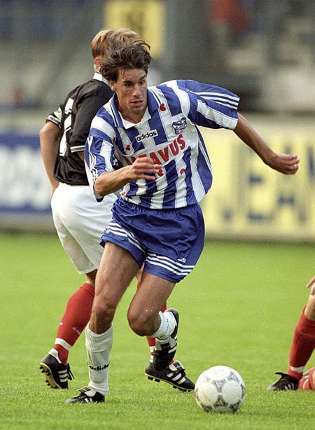 Nhìn lại sự nghiệp lừng lẫy của Van Nistelrooy 