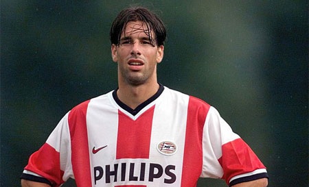 Nhìn lại sự nghiệp lừng lẫy của Van Nistelrooy - 2 Nhìn lại sự nghiệp lừng lẫy của Van Nistelrooy