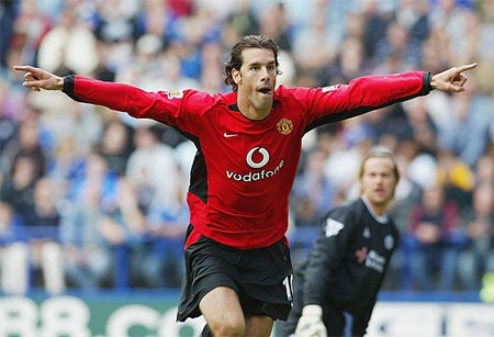 Nhìn lại sự nghiệp lừng lẫy của Van Nistelrooy - 3 Nhìn lại sự nghiệp lừng lẫy của Van Nistelrooy