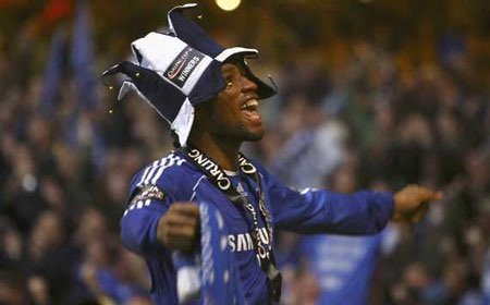 Nhìn lại 8 năm gắn bó của Drogba với Chelsea - 6 Nhìn lại 8 năm gắn bó của Drogba với Chelsea