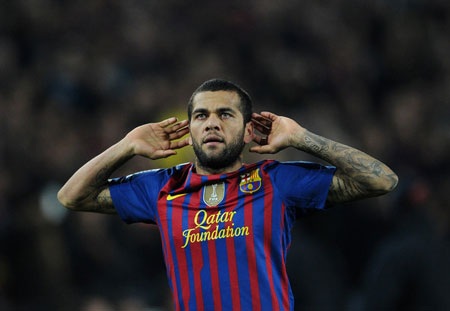 Dani Alves vẫn nguyện trung thành với Barcelona
