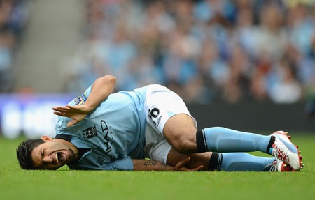 Liverpool - Man City: Điểm tựa Anfield - 2 Chấn thương của Aguero sẽ đem đến cho Roberto Mancini không ít cơn phiền não