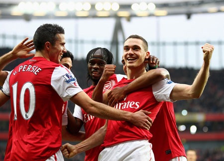 Van Persie - Arsenal: Tình có đẹp khi tình dang dở? - 2 Arsenal và Van Persie đã chia hai ngả đường