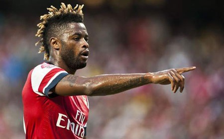 Arsenal chính thức bán Alex Song cho Barcelona - 1 Alex Song là cái tên tiếp theo nói lời chia tay với Arsenal