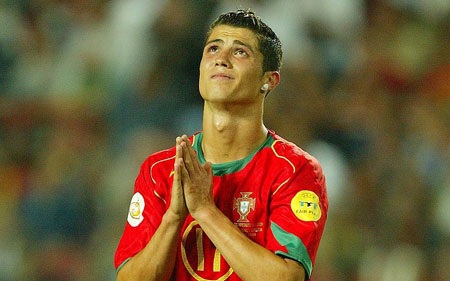Những cột mốc đáng nhớ của C.Ronaldo trong 100 trận cho ĐTQG - 2 Những cột mốc đáng nhớ của C.Ronaldo trong 100 trận cho ĐTQG