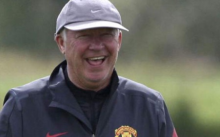 Ferguson: “Tôi sẽ đích thân đá phạt đền cho MU” - 1 Sir Alex đưa ra “giải pháp” cho khâu đá 11 mét của MU
