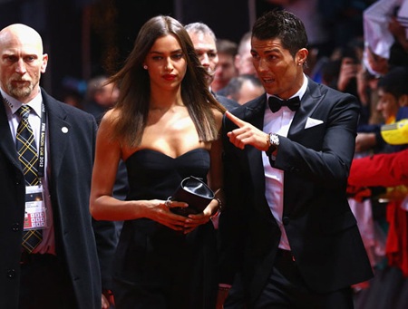 Những hình ảnh đặc biệt tại Gala “Quả bóng vàng FIFA 2012” - 1 Siêu sao Cristiano Ronaldo xuất hiện lịch lãm bên cạnh “một nửa” xinh đẹp và quyến rũ Irina Shayk