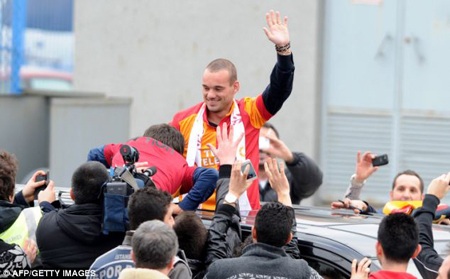 Sneijder đã bỏ lại sau lưng những năm tháng không thể nào quên cùng Inter để đến với Galatasaray